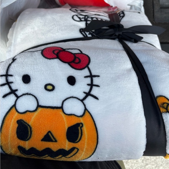 Hello kitty blanket - Picture 2 of 2
